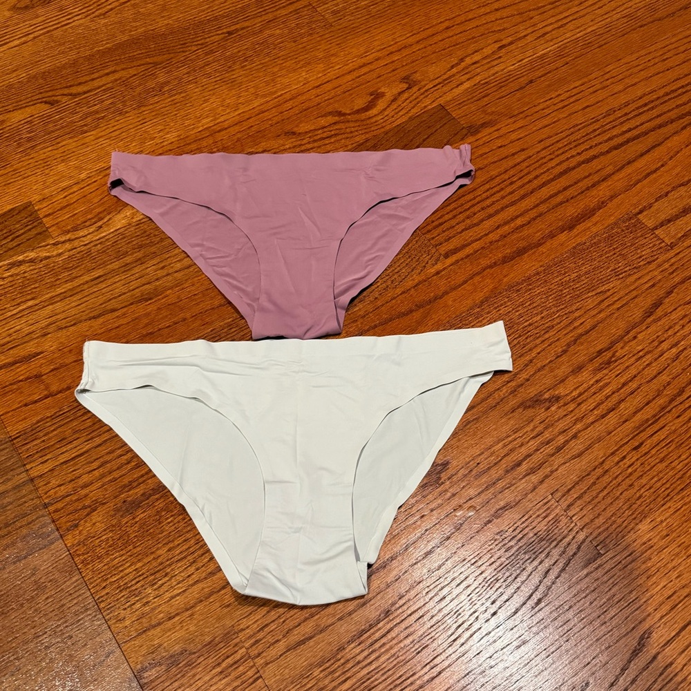 NWOT Vince Camuto seamless underwear set of 2